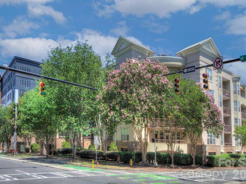 405 7th Street, Charlotte, NC 28202.  MLS# CAR4384927, YatesRealty ID 18152. 