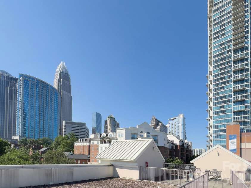 405 7th Street, Charlotte, NC 28202.  MLS# CAR4384927, YatesRealty ID 18152. 