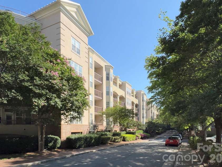 405 7th Street, Charlotte, NC 28202.  MLS# CAR4384927, YatesRealty ID 18152. 