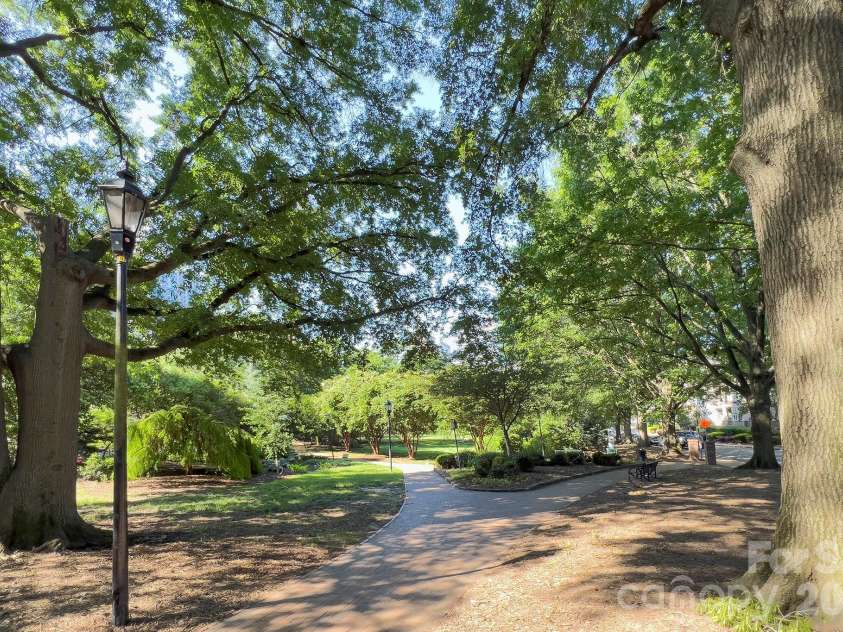 405 7th Street, Charlotte, NC 28202.  MLS# CAR4384927, YatesRealty ID 18152. 