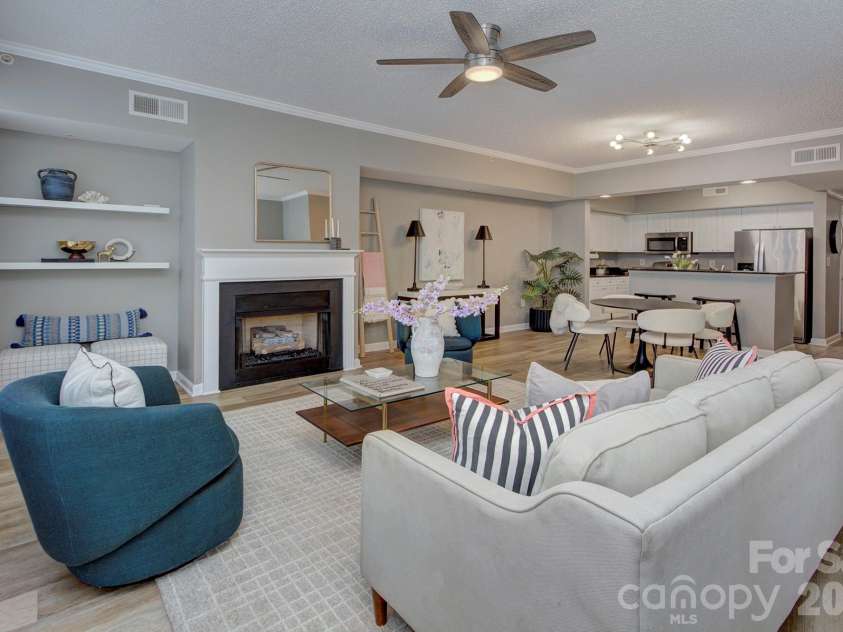 405 7th Street, Charlotte, NC 28202.  MLS# CAR4384927, YatesRealty ID 18152. 