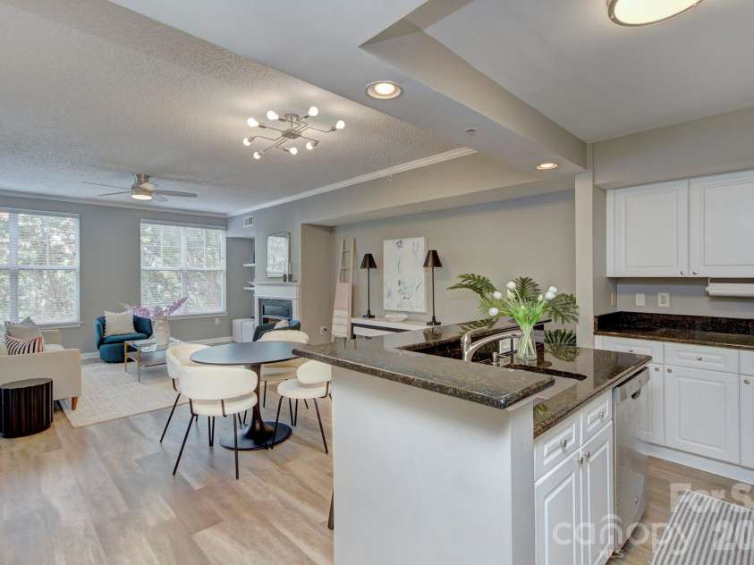 405 7th Street, Charlotte, NC 28202.  MLS# CAR4384927, YatesRealty ID 18152. 