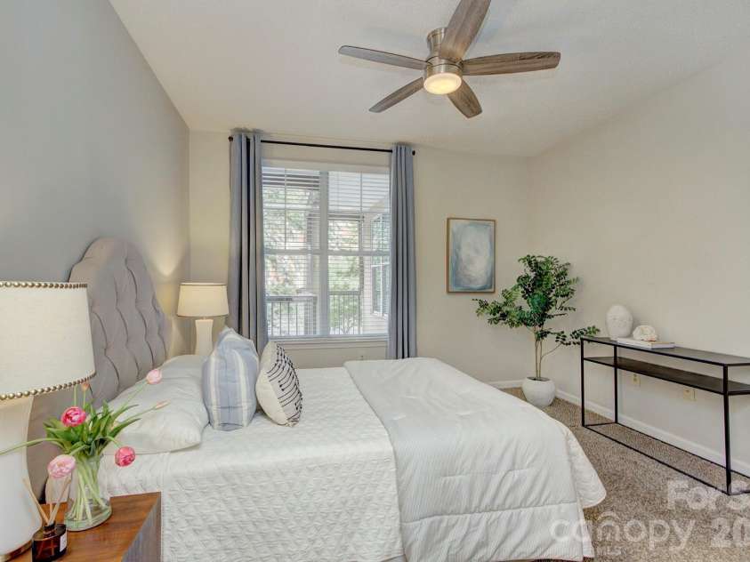 405 7th Street, Charlotte, NC 28202.  MLS# CAR4384927, YatesRealty ID 18152. 