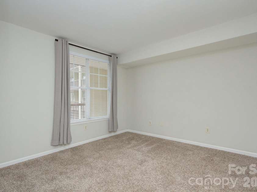 405 7th Street, Charlotte, NC 28202.  MLS# CAR4384927, YatesRealty ID 18152. 