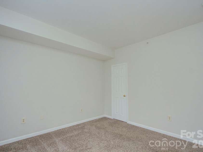 405 7th Street, Charlotte, NC 28202.  MLS# CAR4384927, YatesRealty ID 18152. 