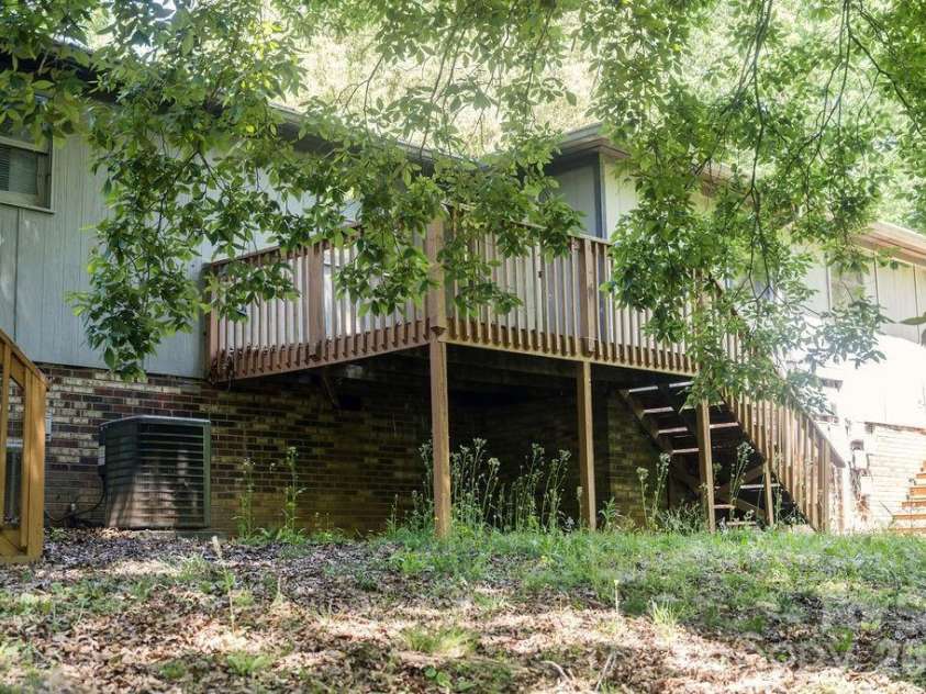 2472 Lake Street, Lincolnton, NC 28092.  MLS# CAR4374146, YatesRealty ID 18153. 