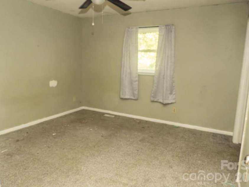 2472 Lake Street, Lincolnton, NC 28092.  MLS# CAR4374146, YatesRealty ID 18153. 