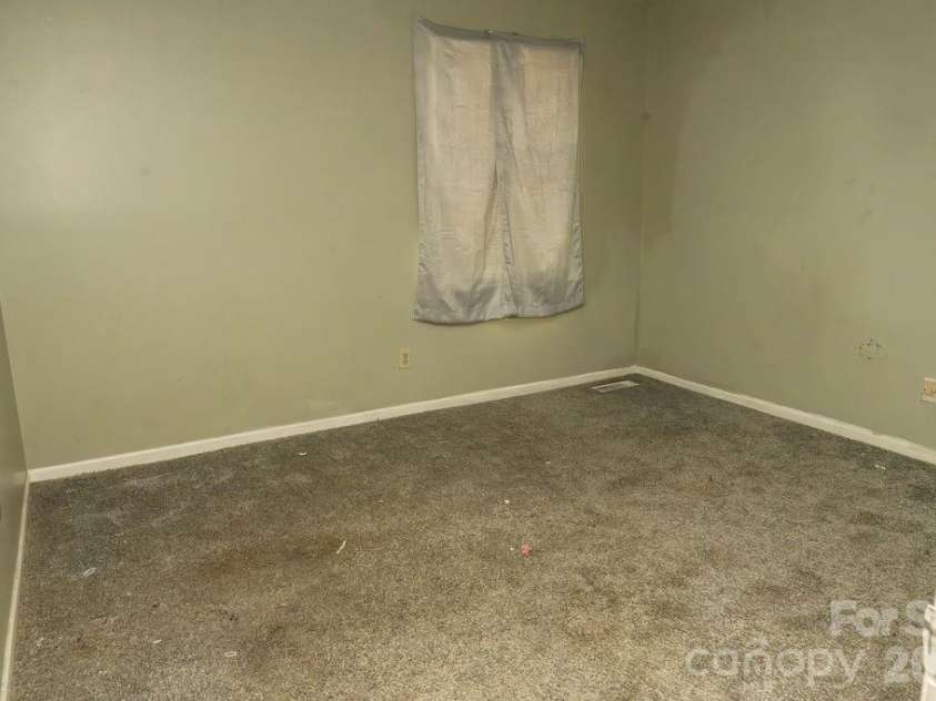 2472 Lake Street, Lincolnton, NC 28092.  MLS# CAR4374146, YatesRealty ID 18153. 