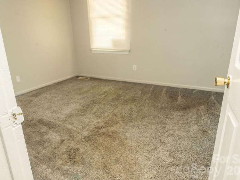 2472 Lake Street, Lincolnton, NC 28092.  MLS# CAR4374146, YatesRealty ID 18153. 