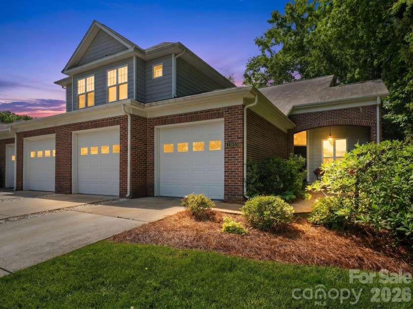 13339 Mint Lake Drive, Matthews, NC 28105.  MLS# CAR4373352, YatesRealty ID 18154. 