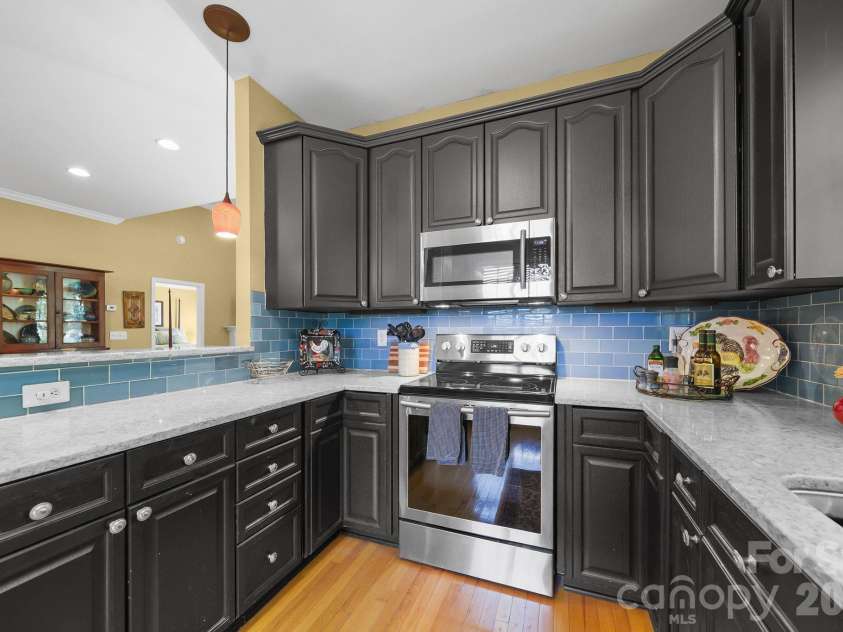 13339 Mint Lake Drive, Matthews, NC 28105.  MLS# CAR4373352, YatesRealty ID 18154. 