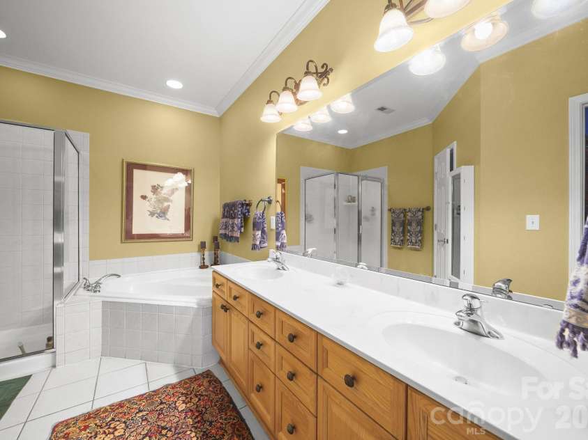 13339 Mint Lake Drive, Matthews, NC 28105.  MLS# CAR4373352, YatesRealty ID 18154. 
