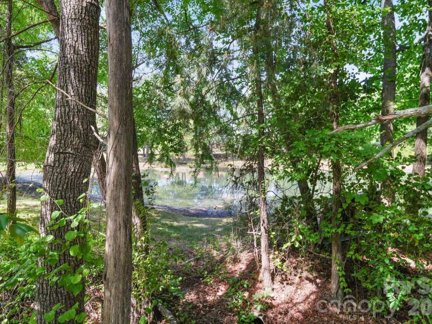 13339 Mint Lake Drive, Matthews, NC 28105.  MLS# CAR4373352, YatesRealty ID 18154. 