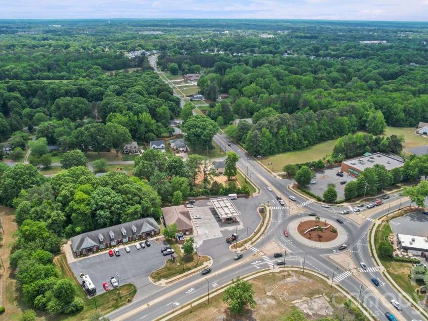 13339 Mint Lake Drive, Matthews, NC 28105.  MLS# CAR4373352, YatesRealty ID 18154. 