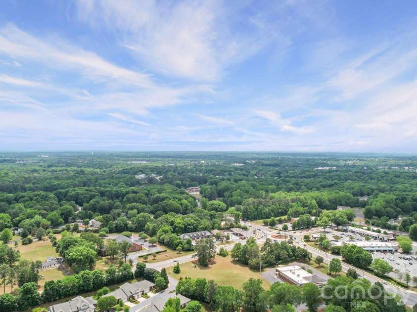 13339 Mint Lake Drive, Matthews, NC 28105.  MLS# CAR4373352, YatesRealty ID 18154. 