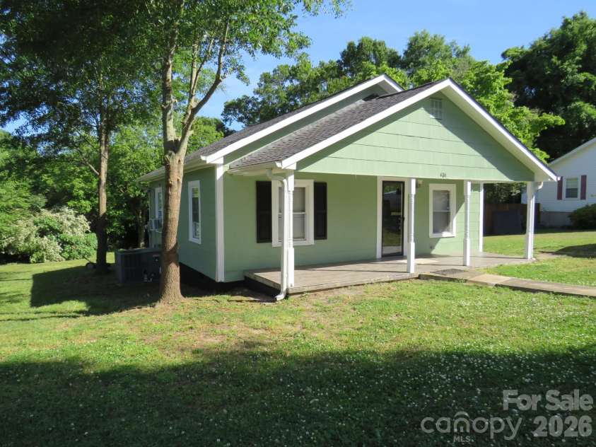 406 River Drive, Gaffney, SC 29340.  MLS# CAR4376358, YatesRealty ID 18155. 