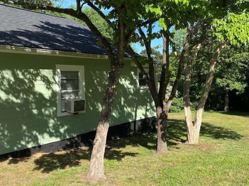 406 River Drive, Gaffney, SC 29340.  MLS# CAR4376358, YatesRealty ID 18155. 