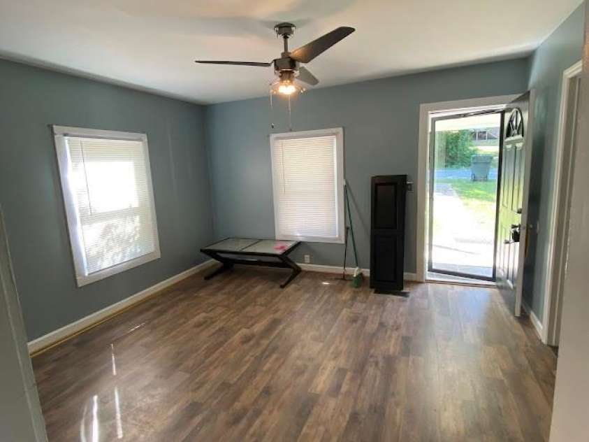 406 River Drive, Gaffney, SC 29340.  MLS# CAR4376358, YatesRealty ID 18155. 