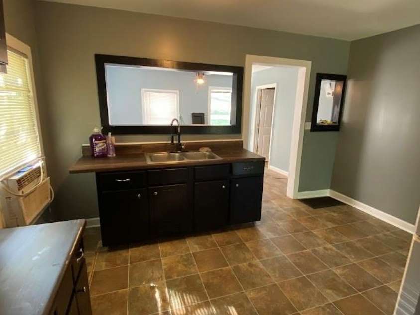 406 River Drive, Gaffney, SC 29340.  MLS# CAR4376358, YatesRealty ID 18155. 