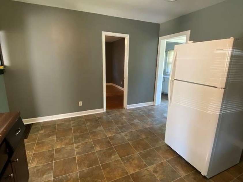 406 River Drive, Gaffney, SC 29340.  MLS# CAR4376358, YatesRealty ID 18155. 