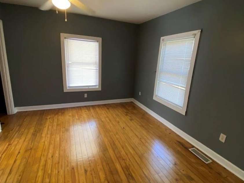 406 River Drive, Gaffney, SC 29340.  MLS# CAR4376358, YatesRealty ID 18155. 