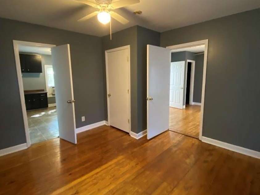 406 River Drive, Gaffney, SC 29340.  MLS# CAR4376358, YatesRealty ID 18155. 