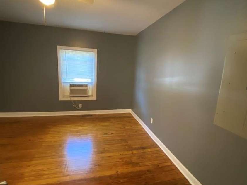 406 River Drive, Gaffney, SC 29340.  MLS# CAR4376358, YatesRealty ID 18155. 