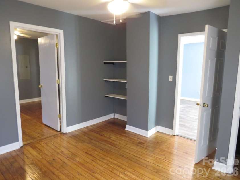 406 River Drive, Gaffney, SC 29340.  MLS# CAR4376358, YatesRealty ID 18155. 