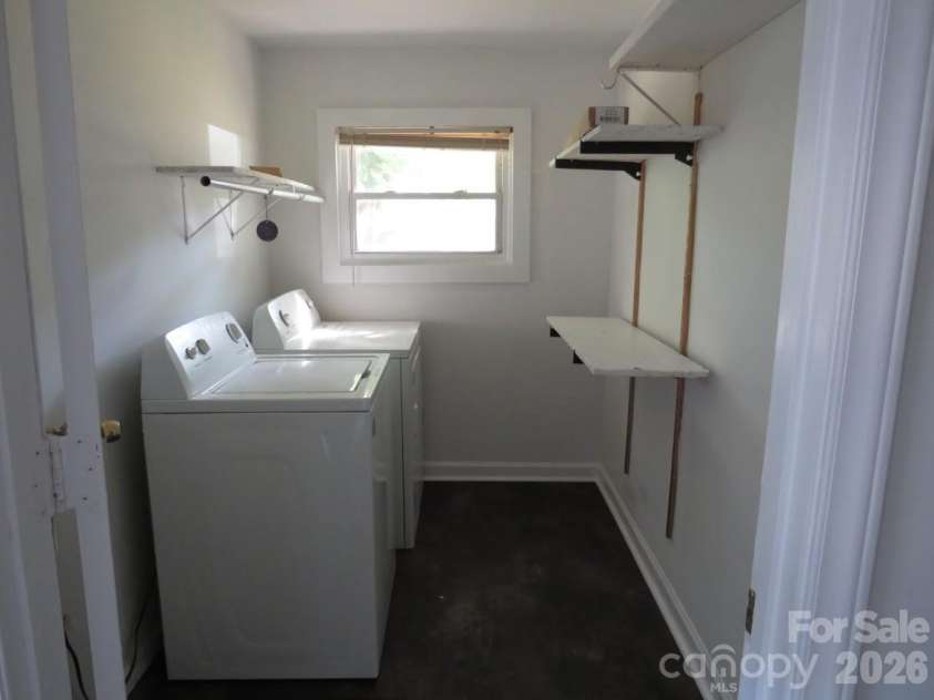 406 River Drive, Gaffney, SC 29340.  MLS# CAR4376358, YatesRealty ID 18155. 