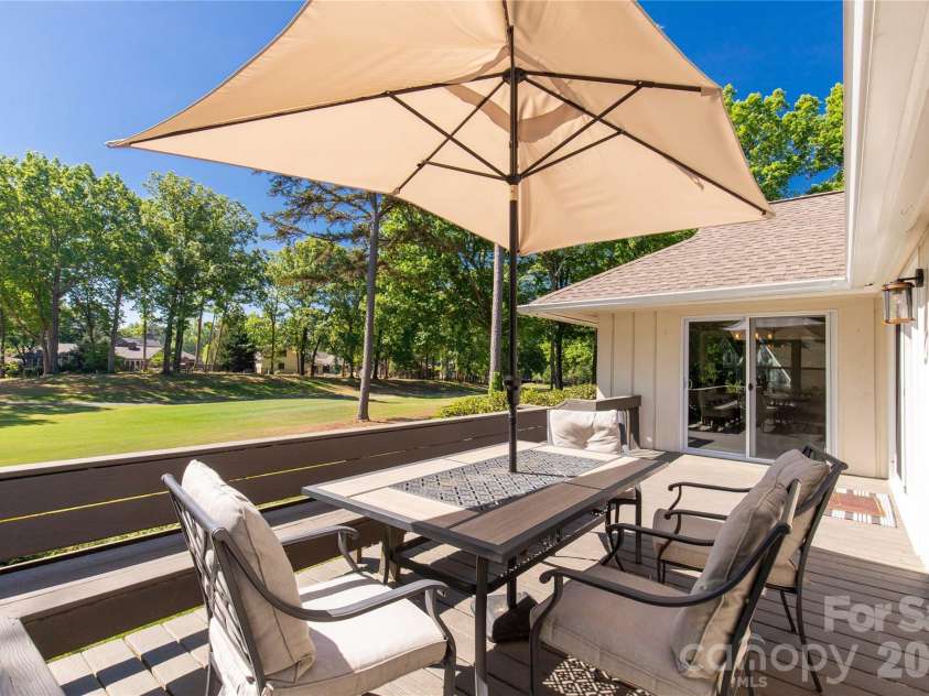 22 Honeysuckle Lane, Lake Wylie, SC 29710.  MLS# CAR4357913, YatesRealty ID 18156. 