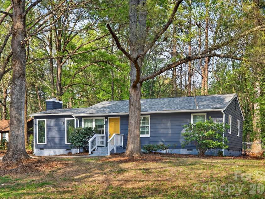 5143 Delivau Drive, Charlotte, NC 28215.  MLS# CAR4364426, YatesRealty ID 18157. 