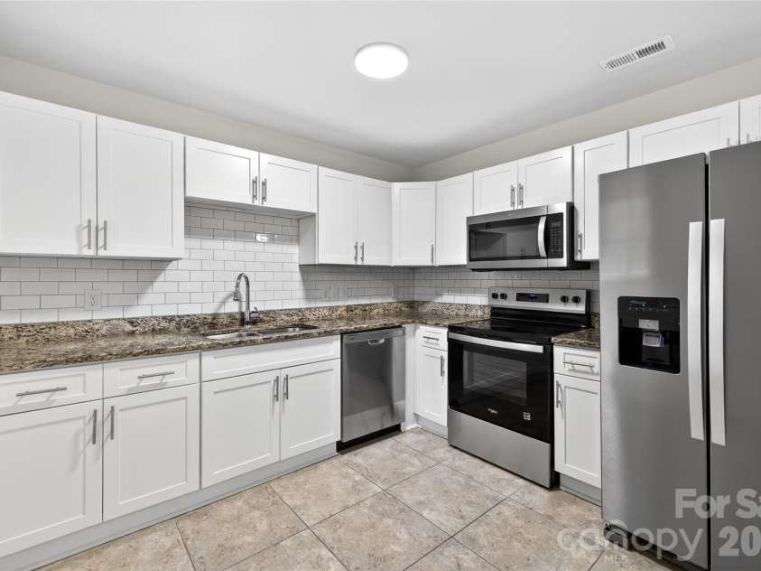 5143 Delivau Drive, Charlotte, NC 28215.  MLS# CAR4364426, YatesRealty ID 18157. 