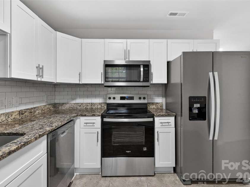 5143 Delivau Drive, Charlotte, NC 28215.  MLS# CAR4364426, YatesRealty ID 18157. 
