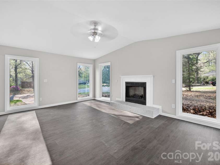 5143 Delivau Drive, Charlotte, NC 28215.  MLS# CAR4364426, YatesRealty ID 18157. 