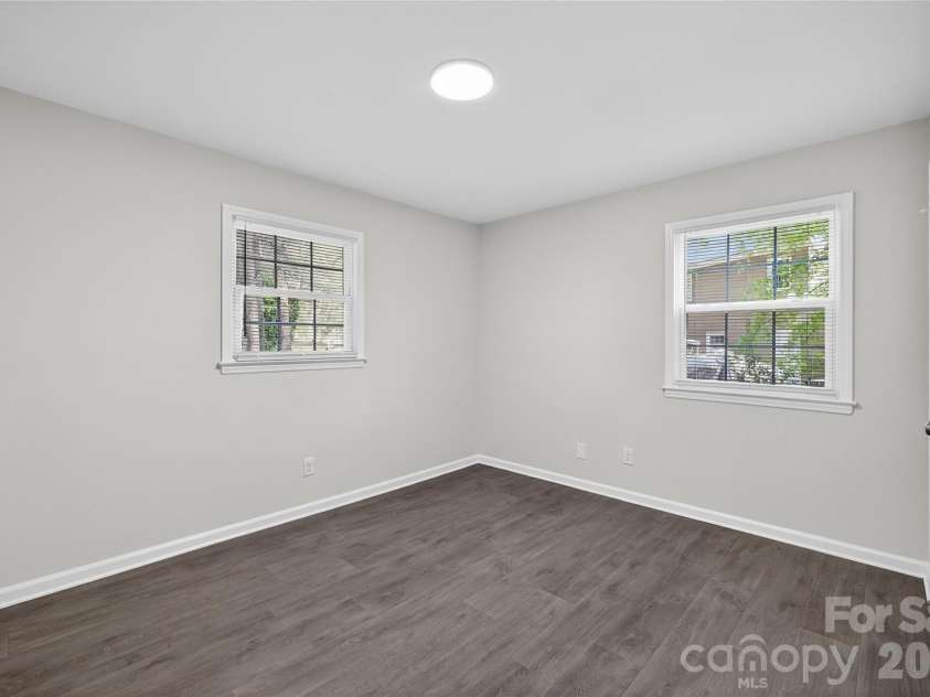 5143 Delivau Drive, Charlotte, NC 28215.  MLS# CAR4364426, YatesRealty ID 18157. 