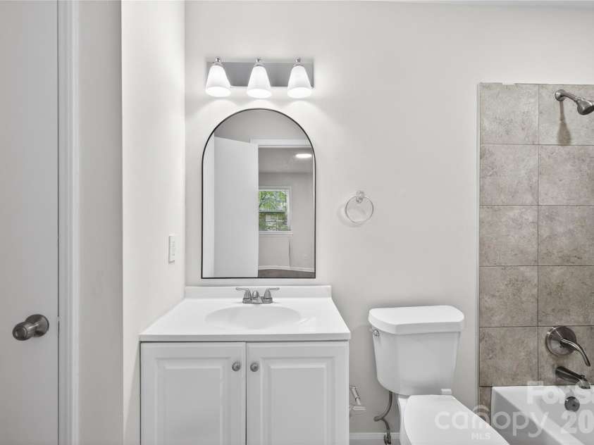 5143 Delivau Drive, Charlotte, NC 28215.  MLS# CAR4364426, YatesRealty ID 18157. 