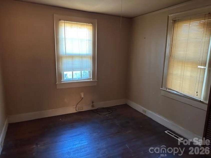 921 Reliance Street, Charlotte, NC 28208.  MLS# CAR4375669, YatesRealty ID 18158. 