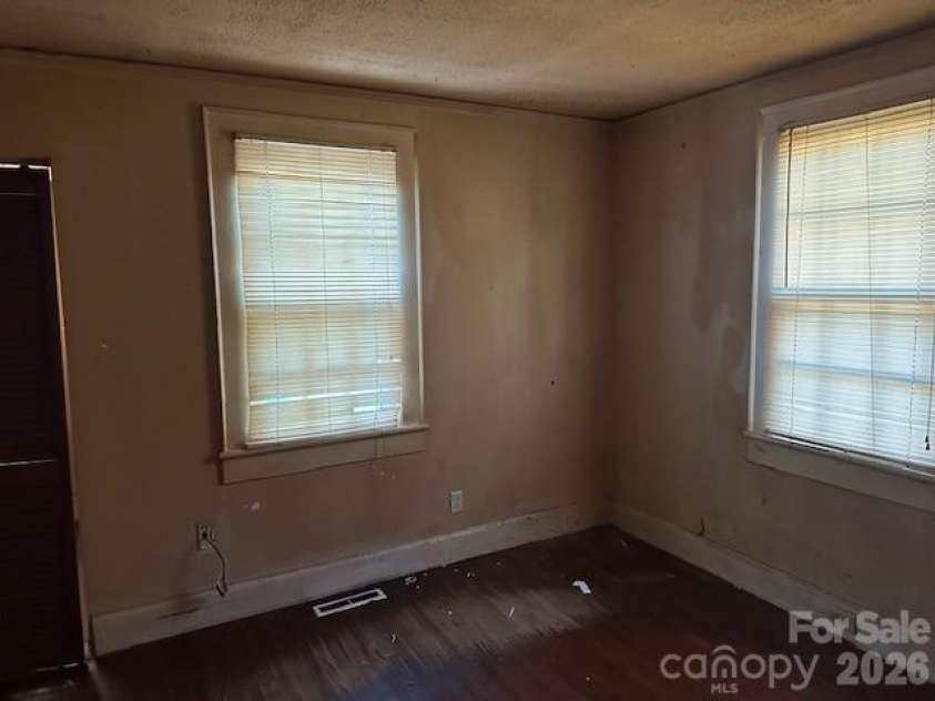 921 Reliance Street, Charlotte, NC 28208.  MLS# CAR4375669, YatesRealty ID 18158. 