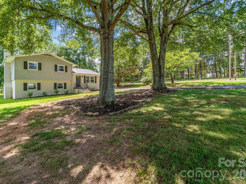 115 Northcrest Drive, Kannapolis, NC 28081.  MLS# CAR4296020, YatesRealty ID 18159. 