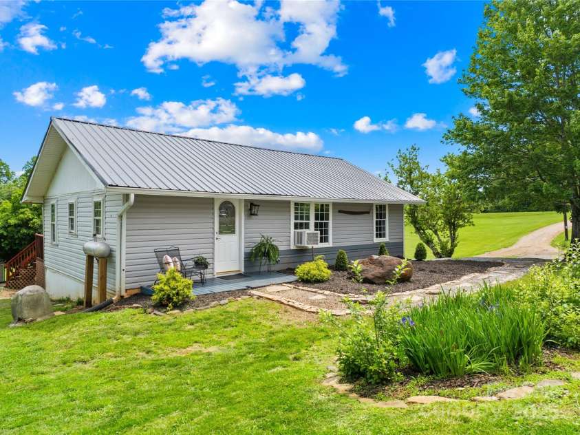 16 Julep Drive, Alexander, NC 28701.  MLS# CAR4259272, YatesRealty ID 18161. 