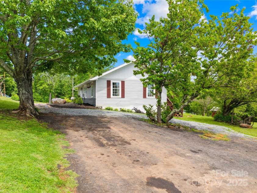 16 Julep Drive, Alexander, NC 28701.  MLS# CAR4259272, YatesRealty ID 18161. 