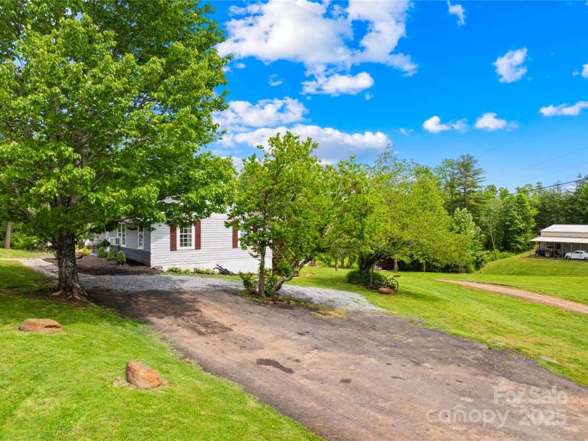 16 Julep Drive, Alexander, NC 28701.  MLS# CAR4259272, YatesRealty ID 18161. 