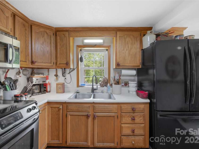 16 Julep Drive, Alexander, NC 28701.  MLS# CAR4259272, YatesRealty ID 18161. 