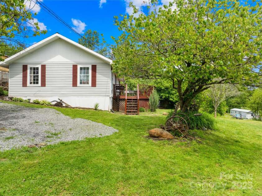 16 Julep Drive, Alexander, NC 28701.  MLS# CAR4259272, YatesRealty ID 18161. 