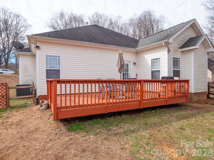 5912 Almond Road, Charlotte, NC 28227.  MLS# CAR4401036, YatesRealty ID 18162. 