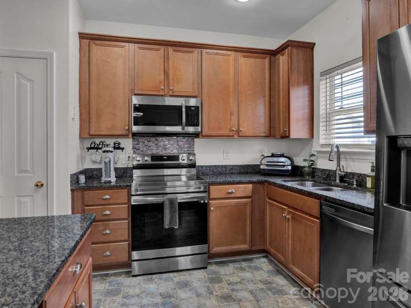 5912 Almond Road, Charlotte, NC 28227.  MLS# CAR4401036, YatesRealty ID 18162. 