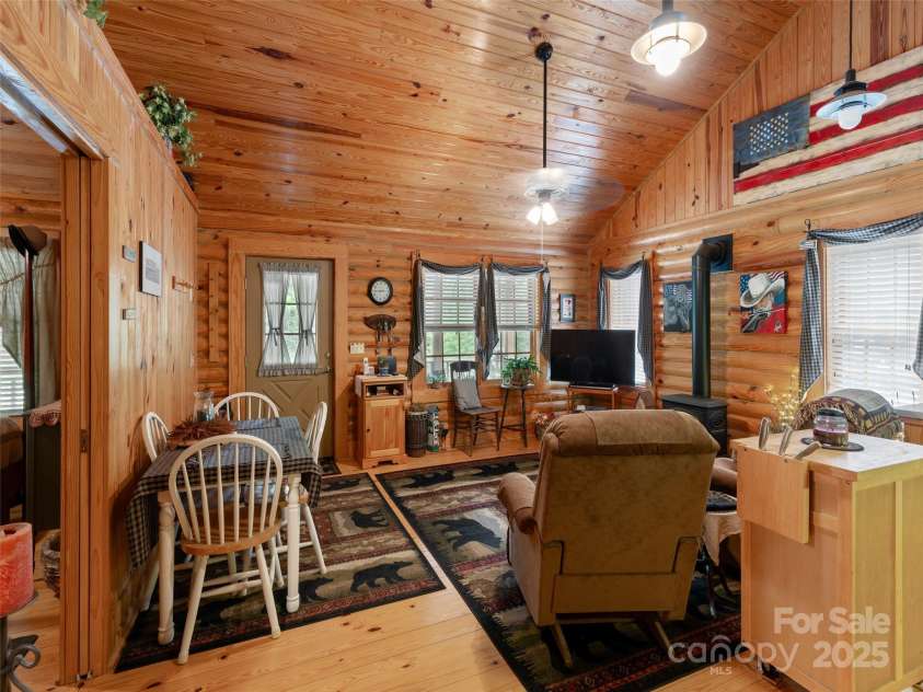 125 Cypress Lane, Saluda, NC 28773.  MLS# CAR4265595, YatesRealty ID 18163. 