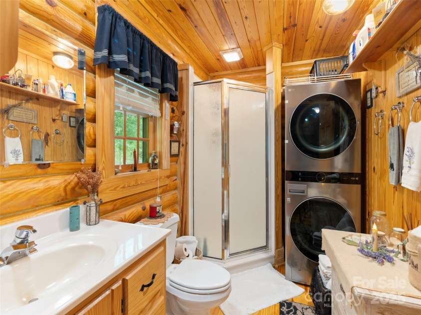 125 Cypress Lane, Saluda, NC 28773.  MLS# CAR4265595, YatesRealty ID 18163. 