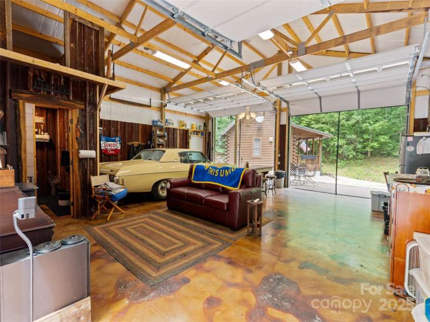 125 Cypress Lane, Saluda, NC 28773.  MLS# CAR4265595, YatesRealty ID 18163. 