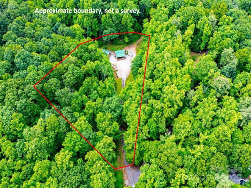 125 Cypress Lane, Saluda, NC 28773.  MLS# CAR4265595, YatesRealty ID 18163. 